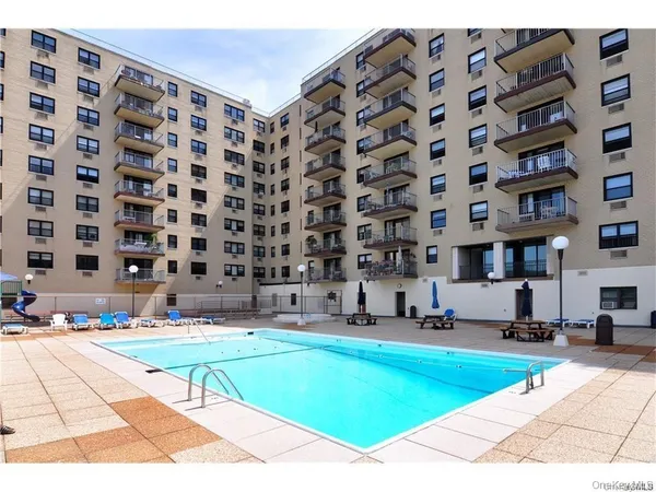 $315,000 | 1085 Warburton Avenue, Unit 121, Yonkers, NY 10701