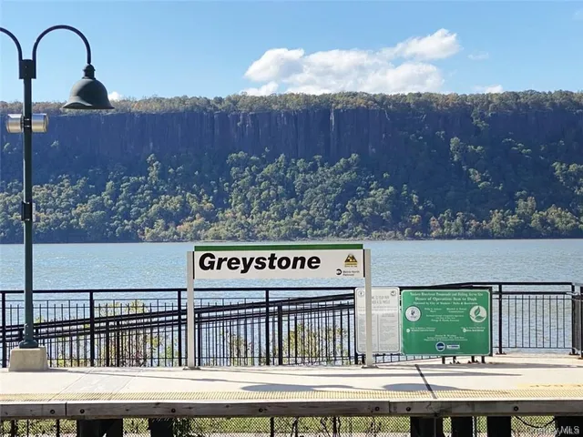 a view of a house with entertaining space