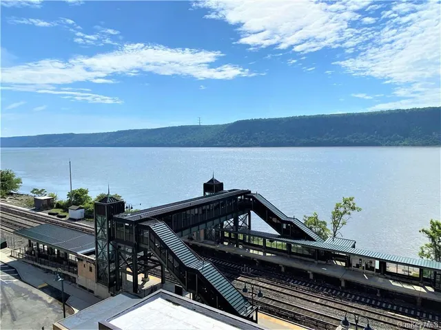 $323,900 | 1085 Warburton Avenue, Unit 121, Yonkers, NY 10701