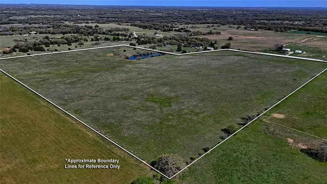 an aerial view of a tennis court
