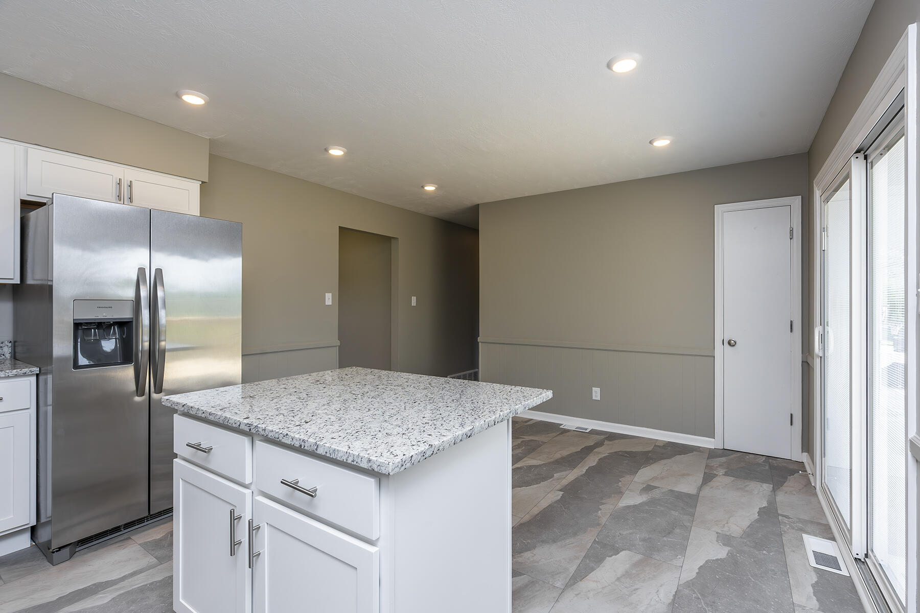 676 Kingston Road Lexington, KY 40505 - Photo 12 of 31 676king12