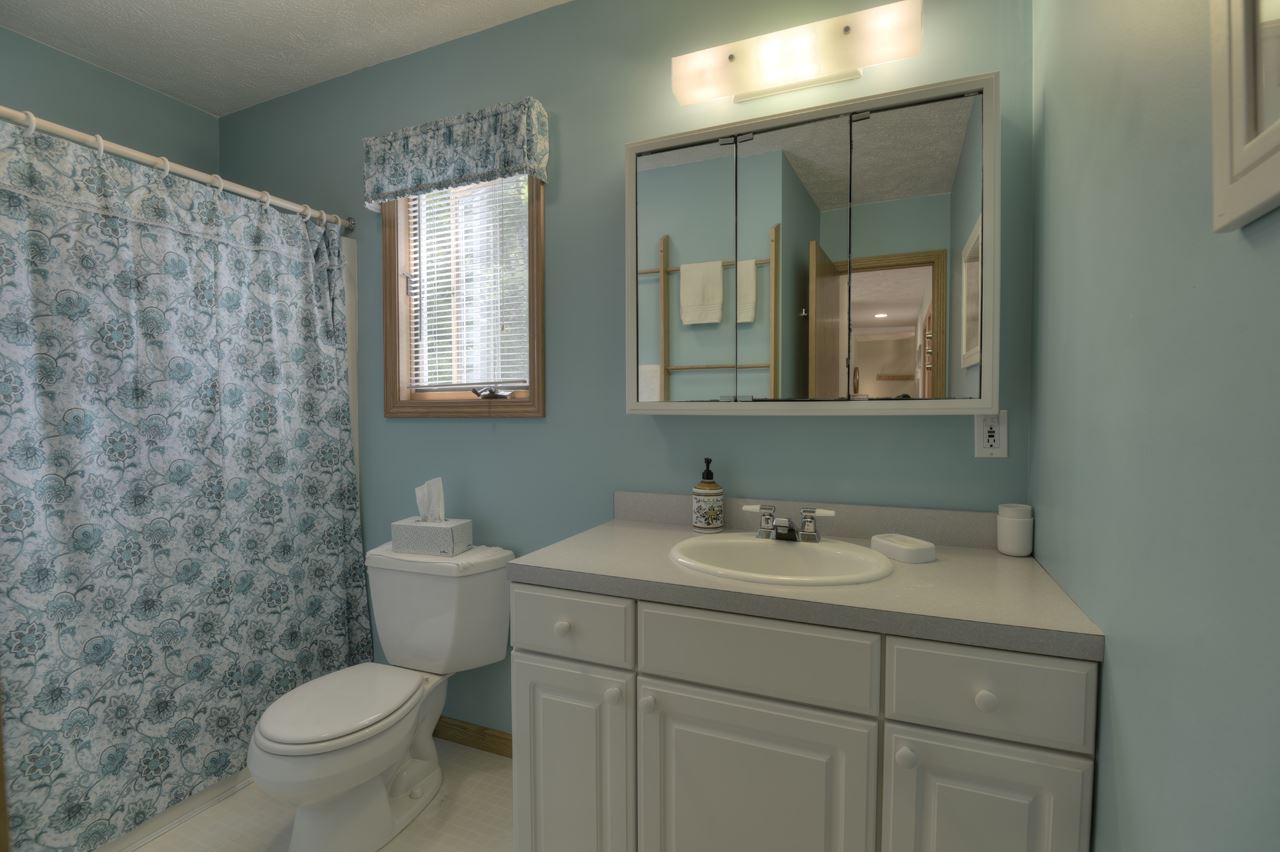 5288 Harris Road Traverse City, MI 49684 - Photo 33 of 55 1864263-32.JPG