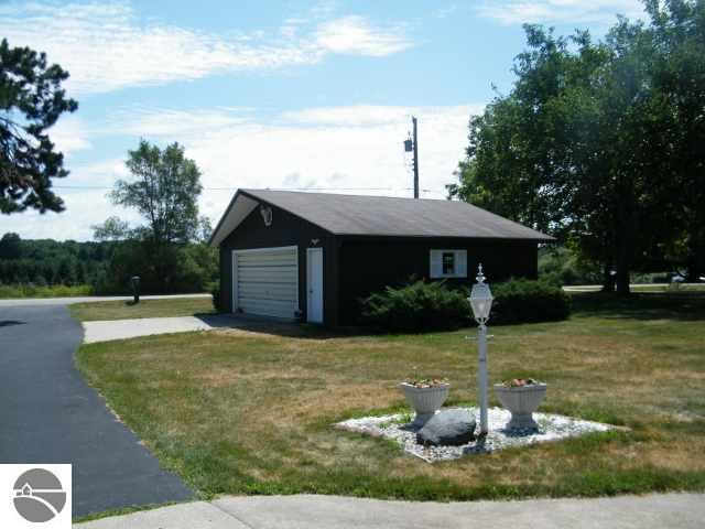 5864 Schweigen Road Bellaire, MI 49615 - Photo 5 of 25 1737740-4.JPG