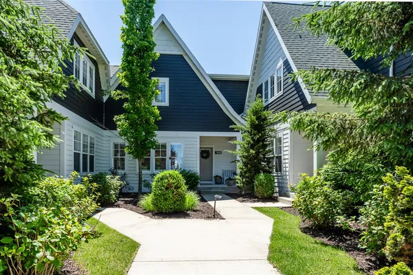 $799,900 | 948 Whitwam Drive, St. Joseph, MI 49085