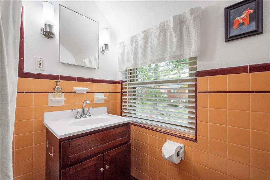 780 Highvue Road Pittsburgh, PA 15228 - Photo 25 of 32 Gallery Image 25