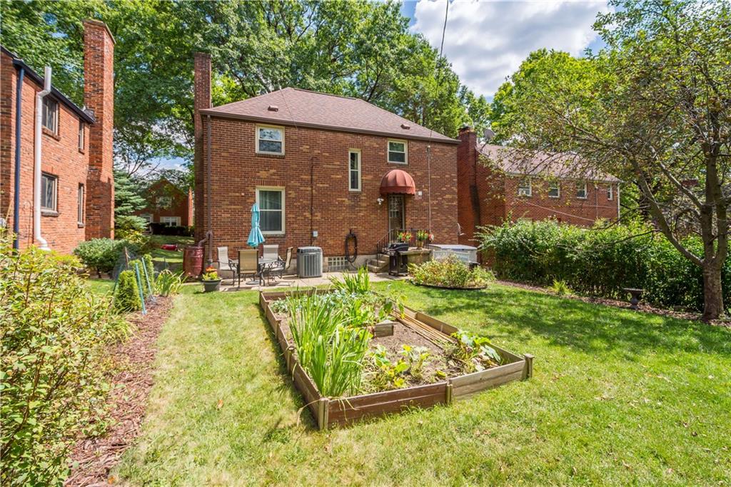 780 Highvue Road Pittsburgh, PA 15228 - Photo 4 of 32 Gallery Image 4