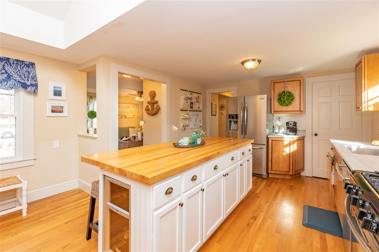 38 Hobbs Road North Hampton, NH 03862 - Photo 4 of 28