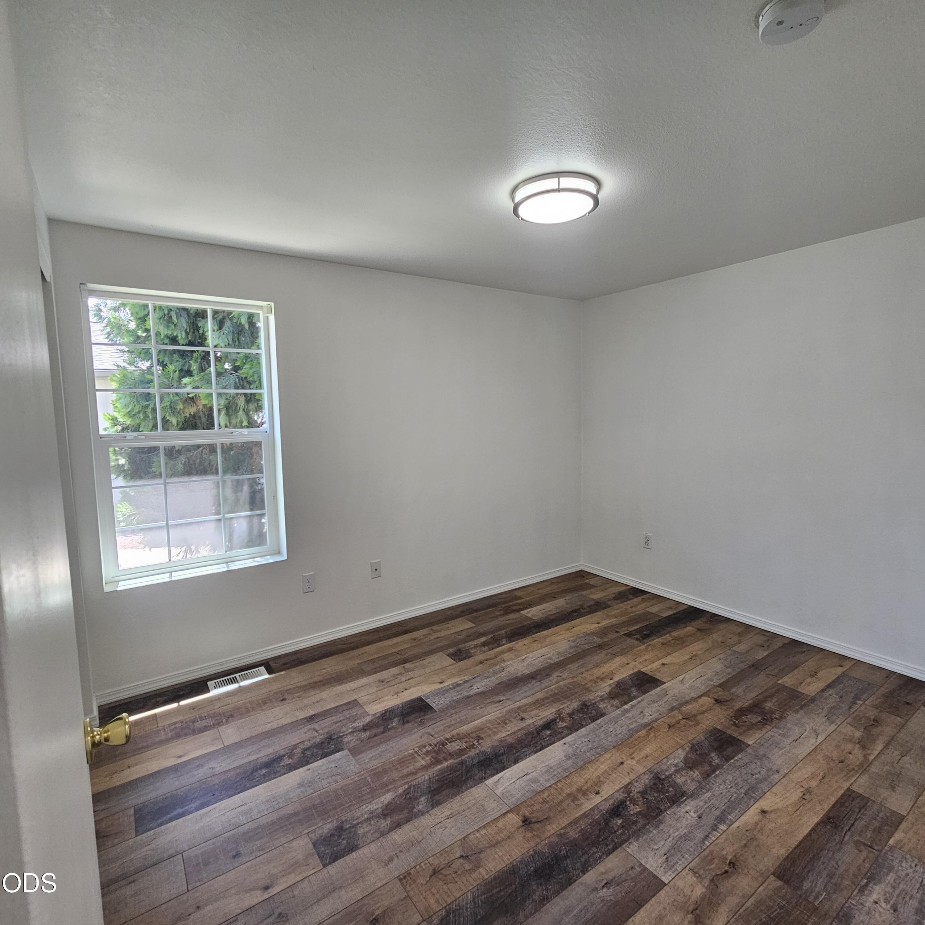 569 Northeast Negus Loop Redmond, OR 97756 - Photo 15 of 32
