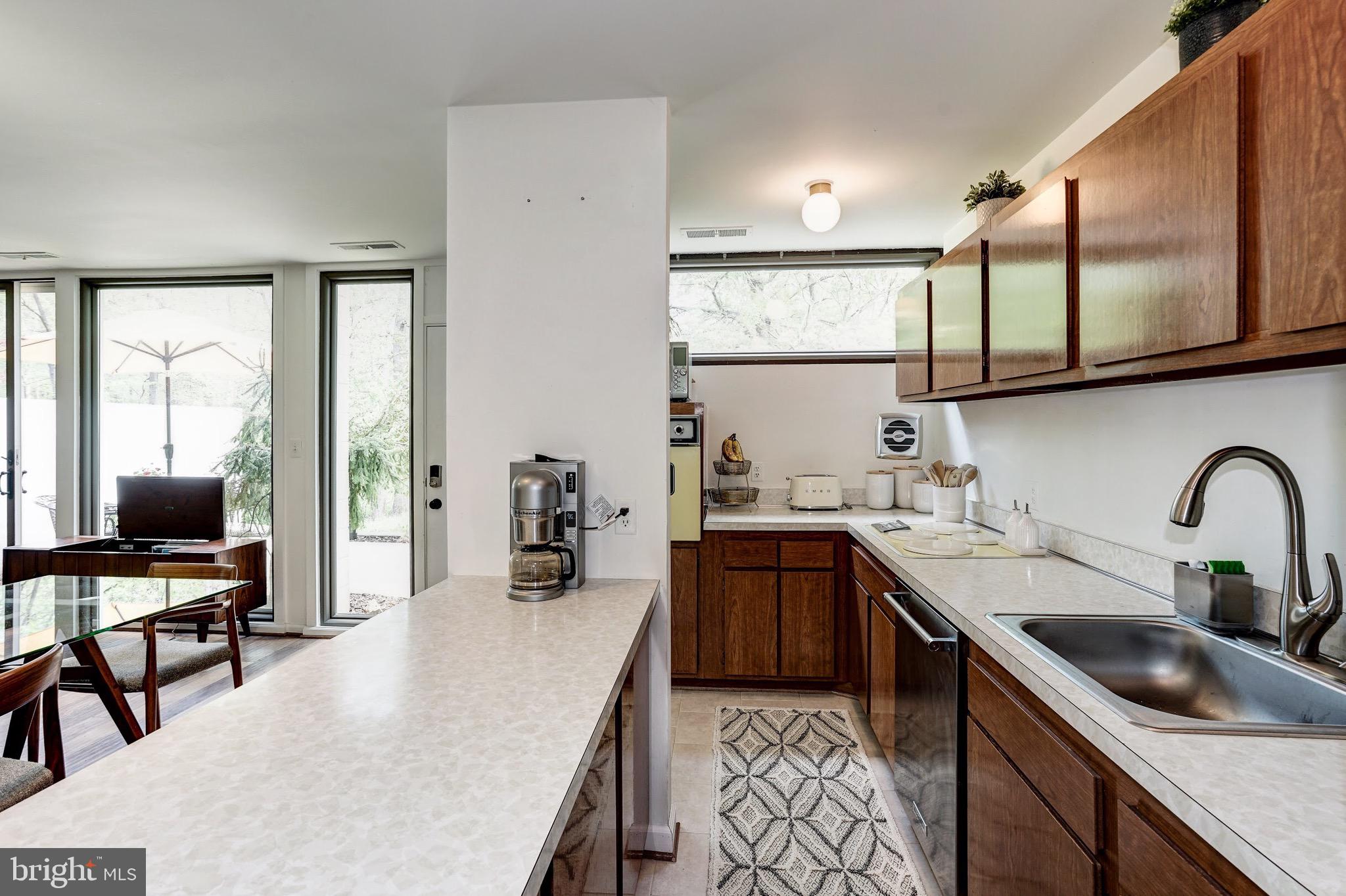 11539 Maple Ridge Road Reston, VA 20190 - Photo 11 of 29