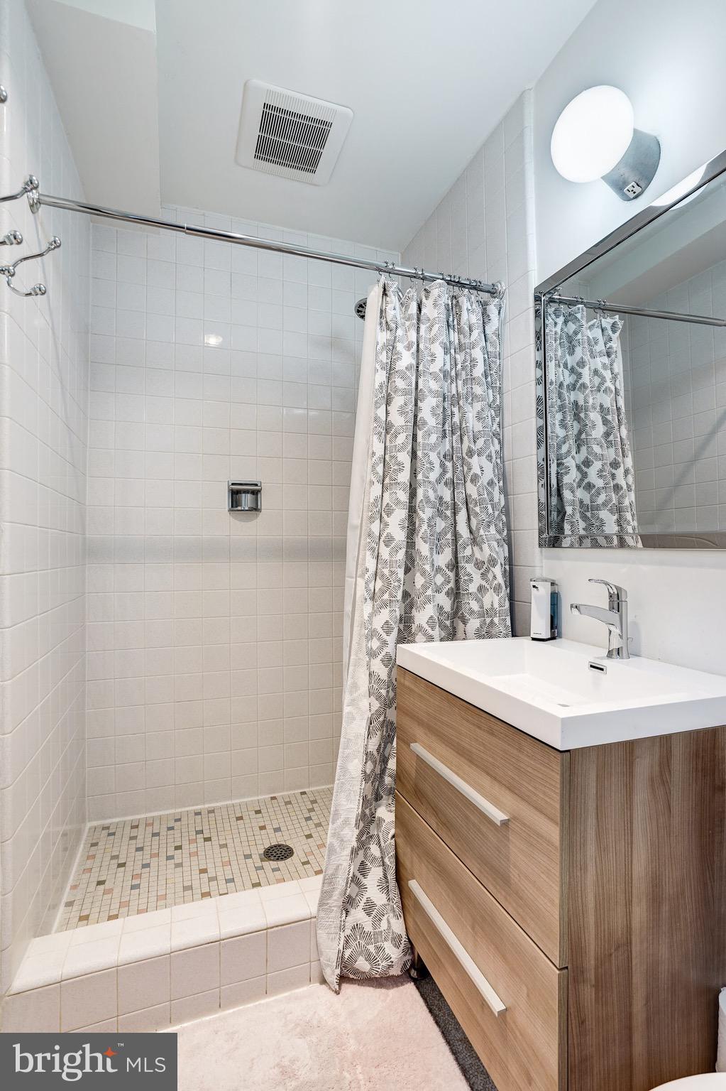 11539 Maple Ridge Road Reston, VA 20190 - Photo 19 of 29