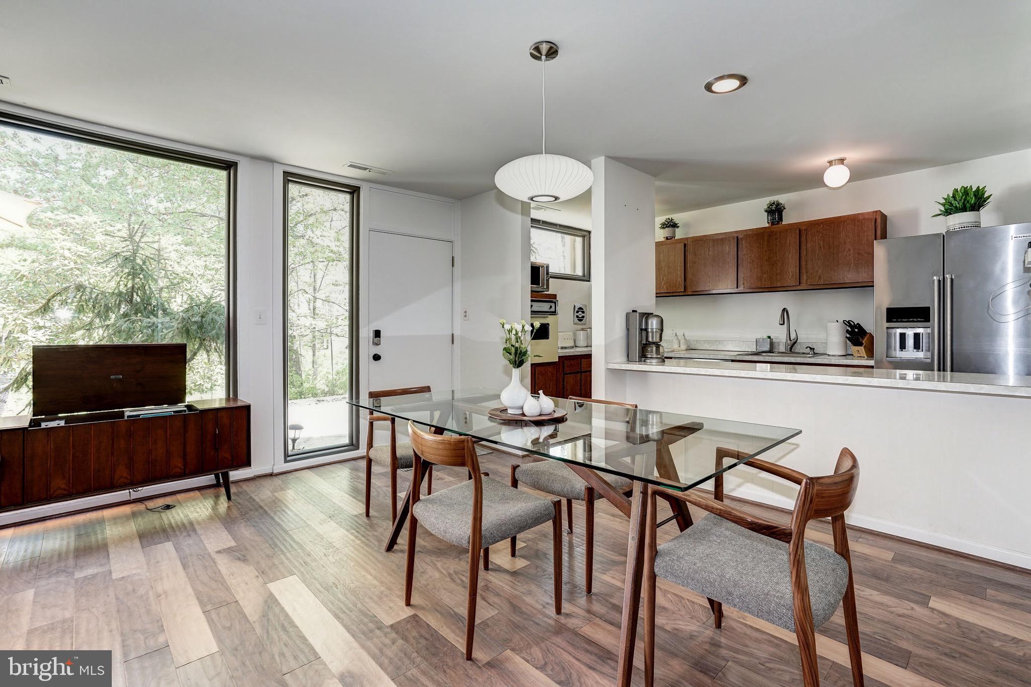 11539 Maple Ridge Road Reston, VA 20190 - Photo 8 of 29