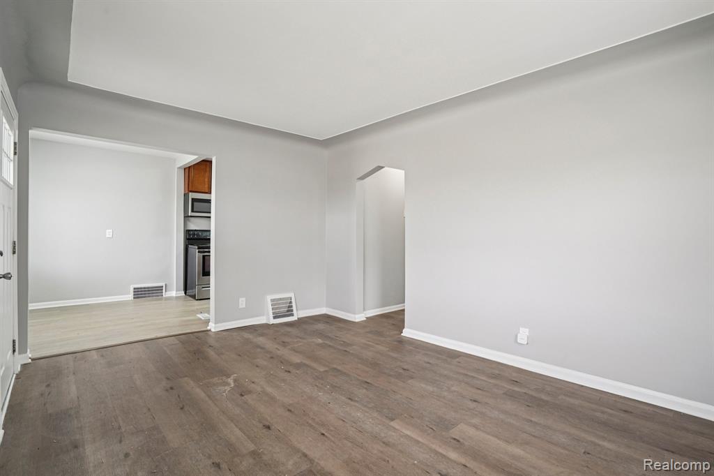 3963 Hubbard Street Wayne, MI 48184 - Photo 8 of 30