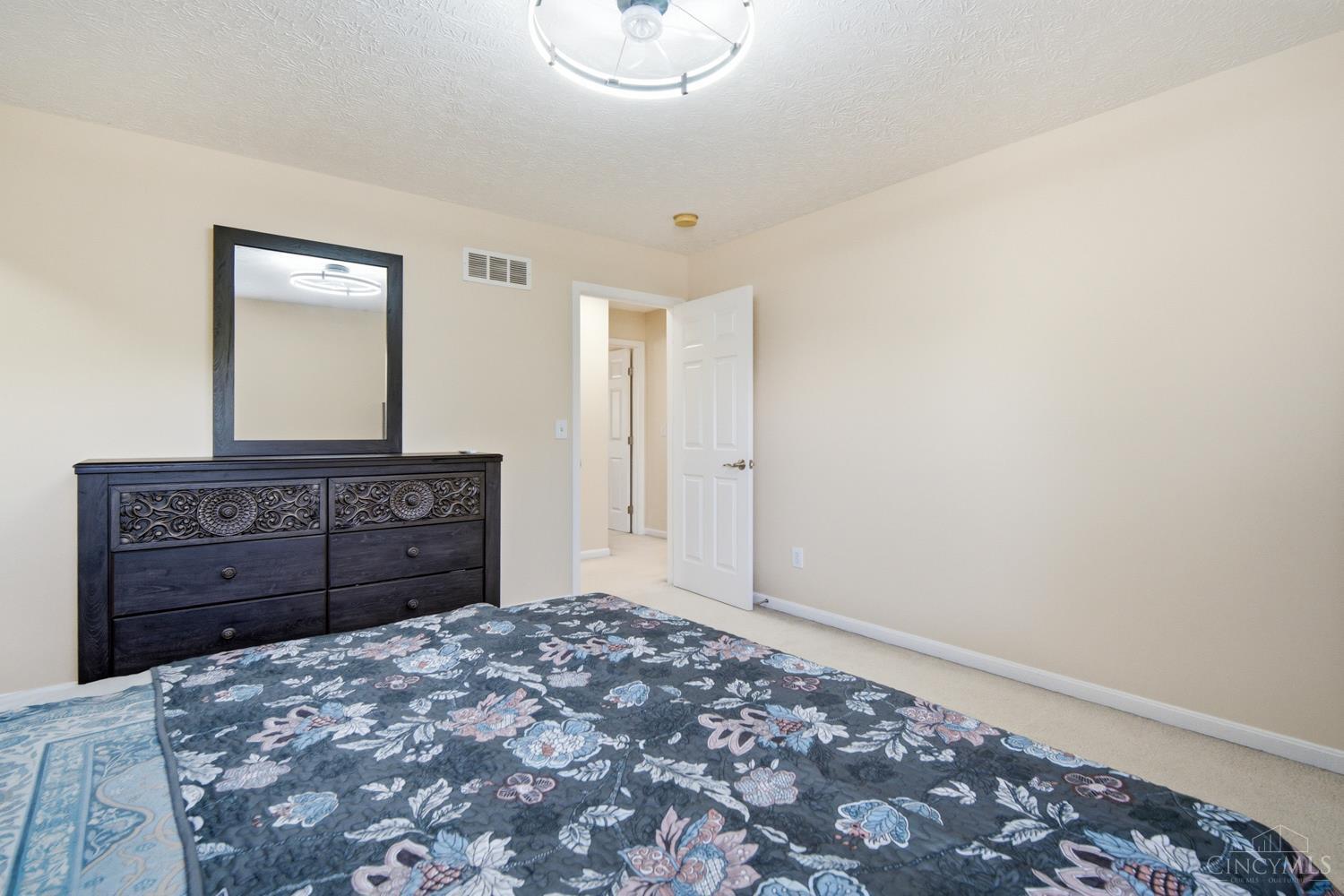 4431 Springfield Lane Mason, OH 45040 - Photo 25 of 52 Third bedroom