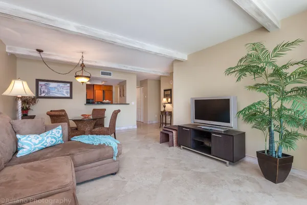 $2,295 | 99 Southeast Mizner Boulevard, Unit 323, Boca Raton, FL 33432