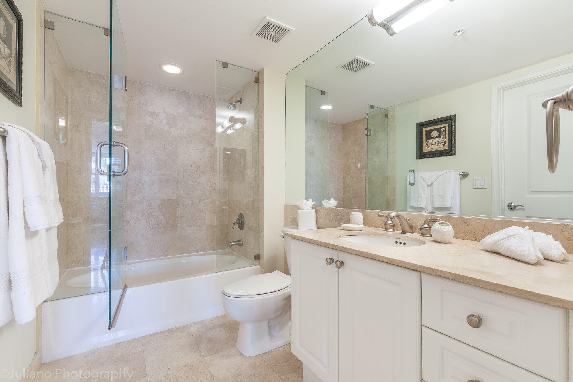 99 Southeast Mizner Boulevard, Unit 323 Boca Raton, FL 33432 - Photo 10 of 17 IMG_3436