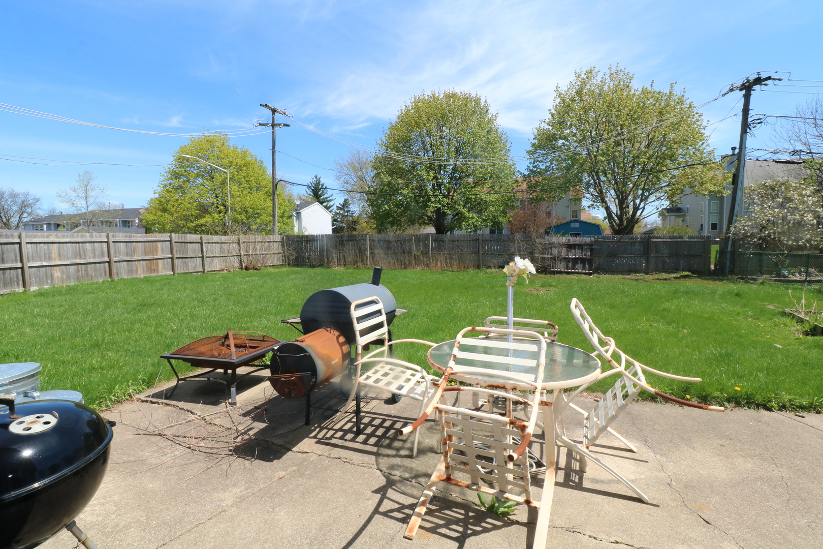 589 Redwood Road Bolingbrook, IL 60440 - Photo 18 of 18 a garden view with a seating space