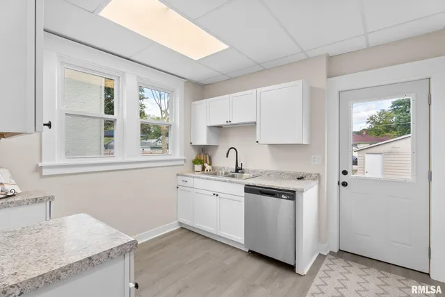 $155,000 | 2326 5th Street, Moline, IL 61265