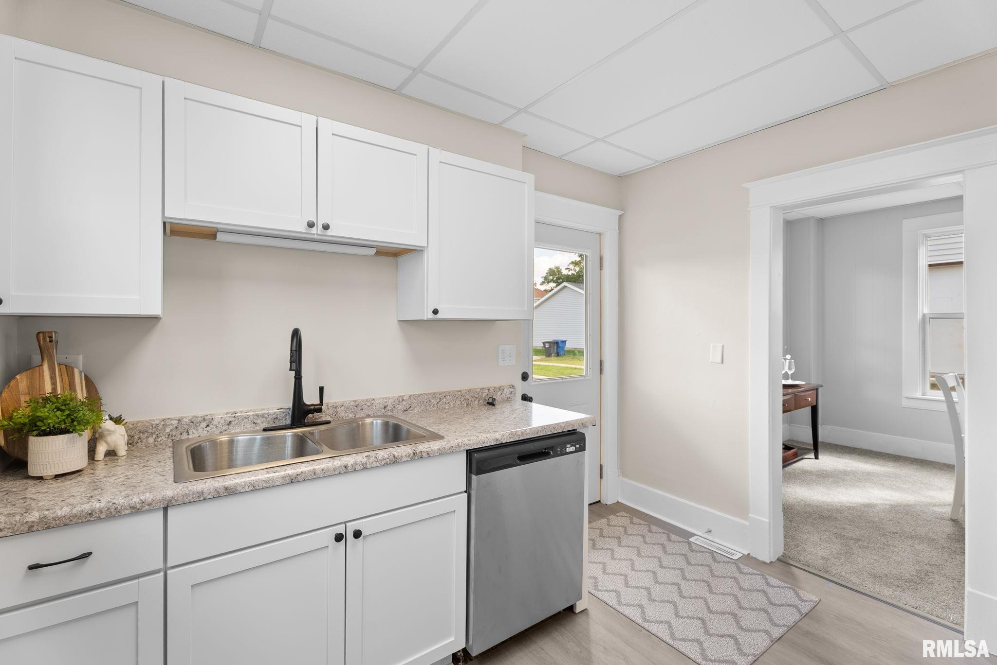 2326 5th Street Moline, IL 61265 - Photo 4 of 22