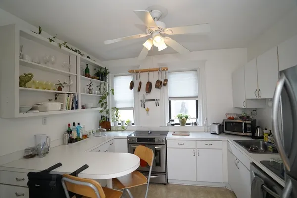 $4,000 | 1038 Beacon Street, Unit 401, Brookline, MA 02446