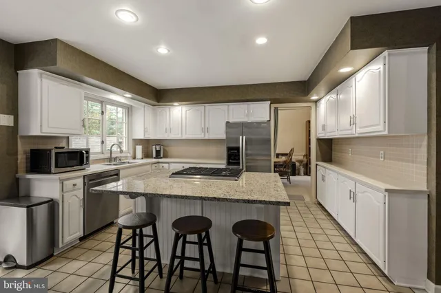 $559,900 | 691 Marlow Drive, York, PA 17402