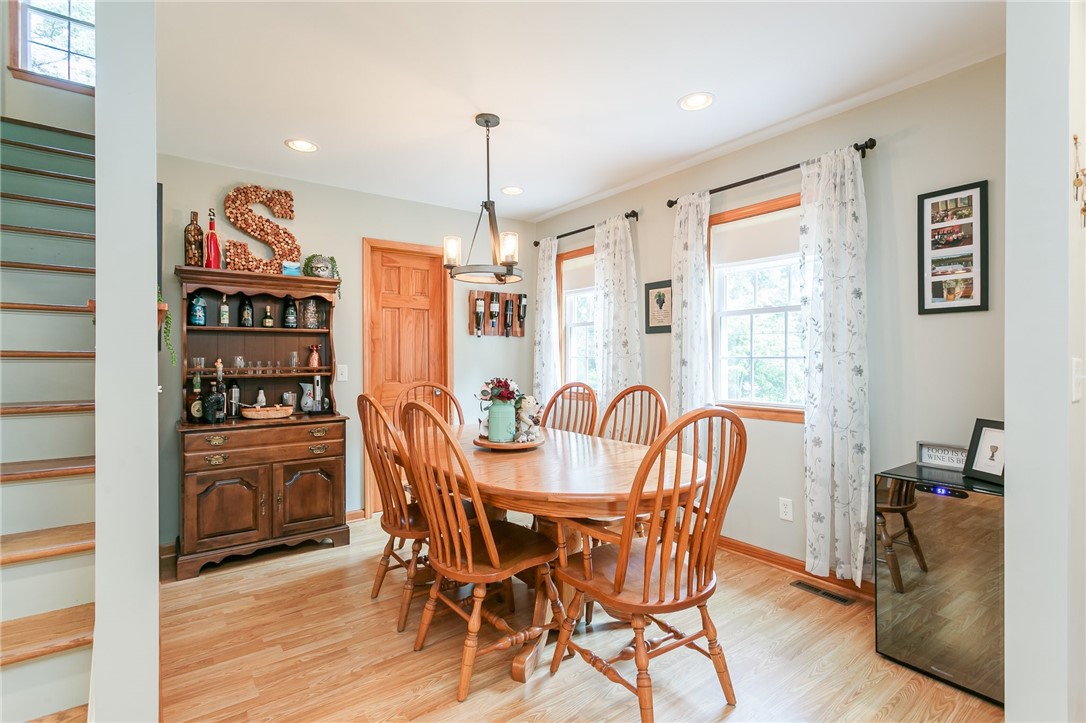 174 Dickinson Road Webster, NY 14580 - Photo 14 of 41