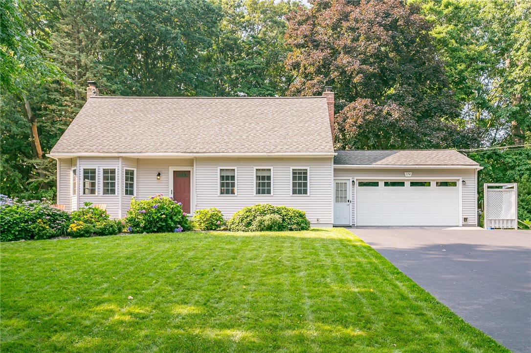 174 Dickinson Road Webster, NY 14580 - Photo 2 of 41