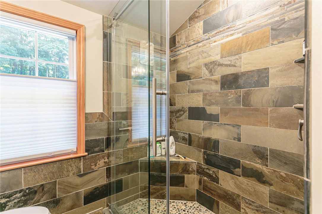 174 Dickinson Road Webster, NY 14580 - Photo 21 of 41