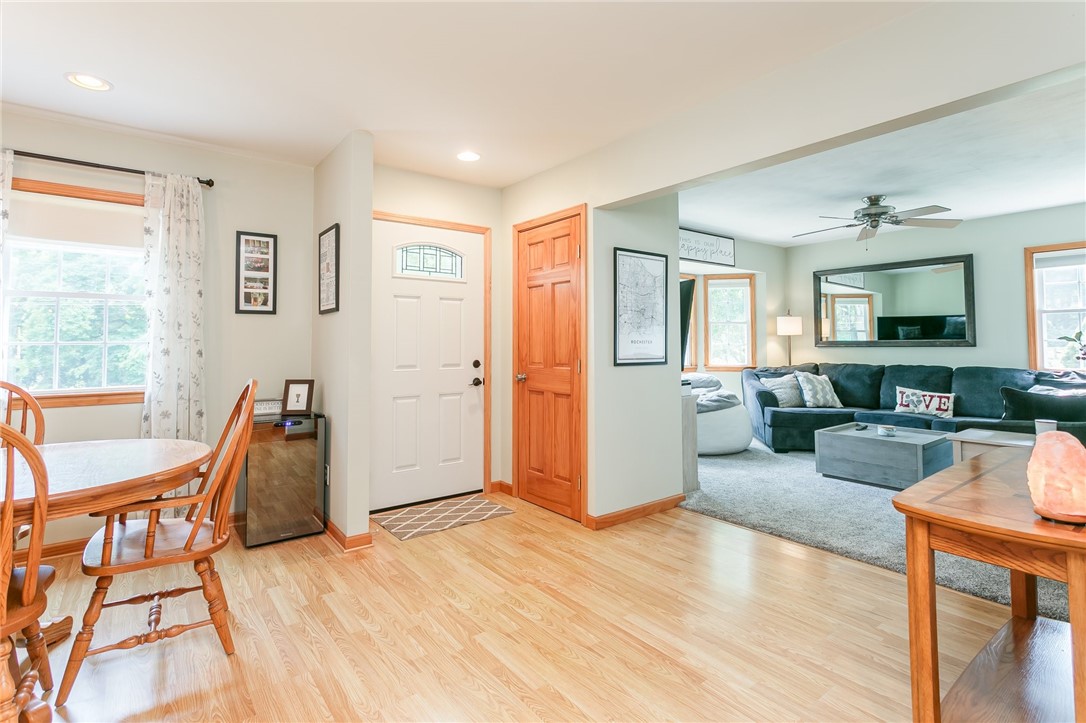 174 Dickinson Road Webster, NY 14580 - Photo 7 of 41