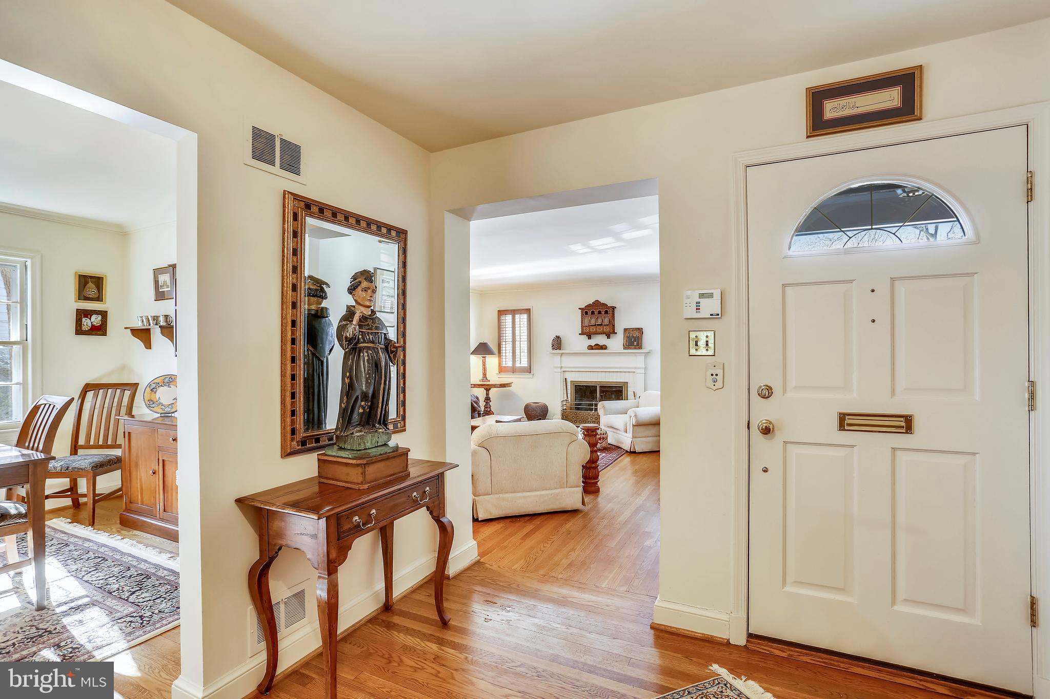 5409 Ridgefield Road Bethesda, MD 20816 - Photo 12 of 56