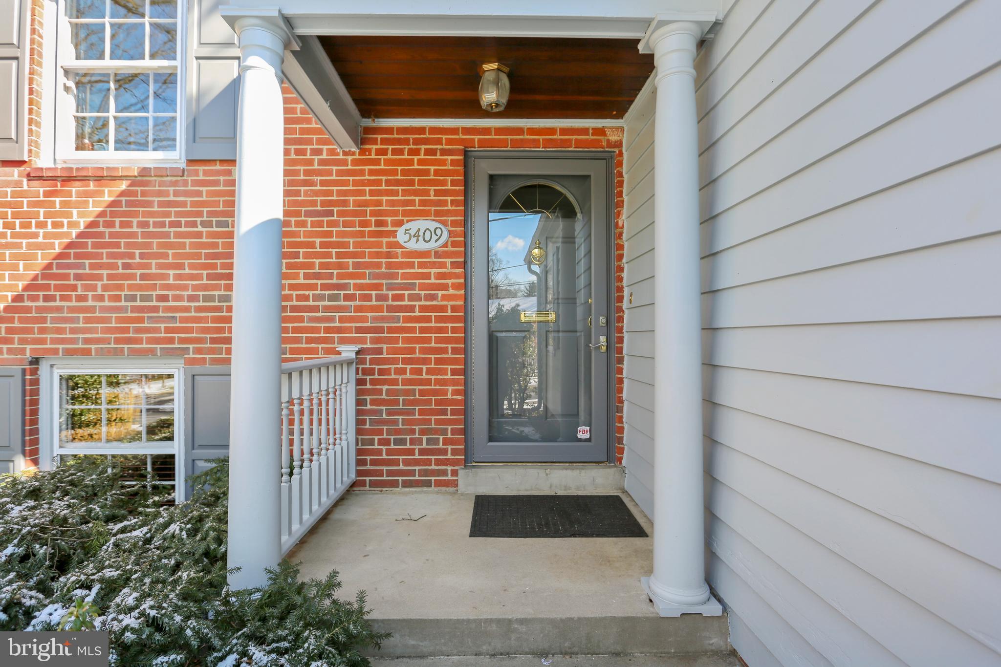 5409 Ridgefield Road Bethesda, MD 20816 - Photo 4 of 56