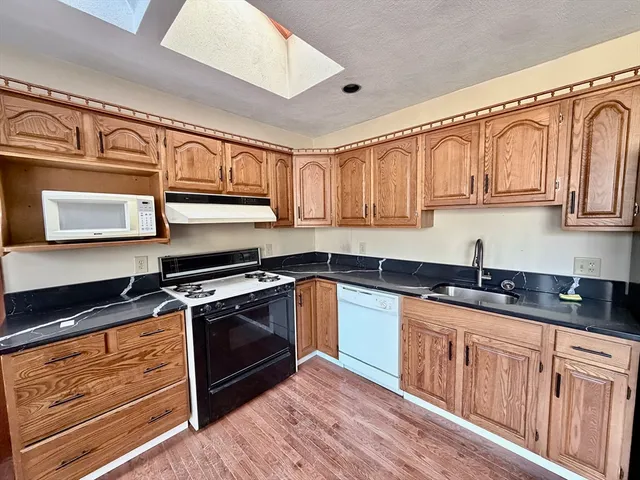 $3,900 | 28 Edgeworth Street, Unit R, Weymouth, MA 02189