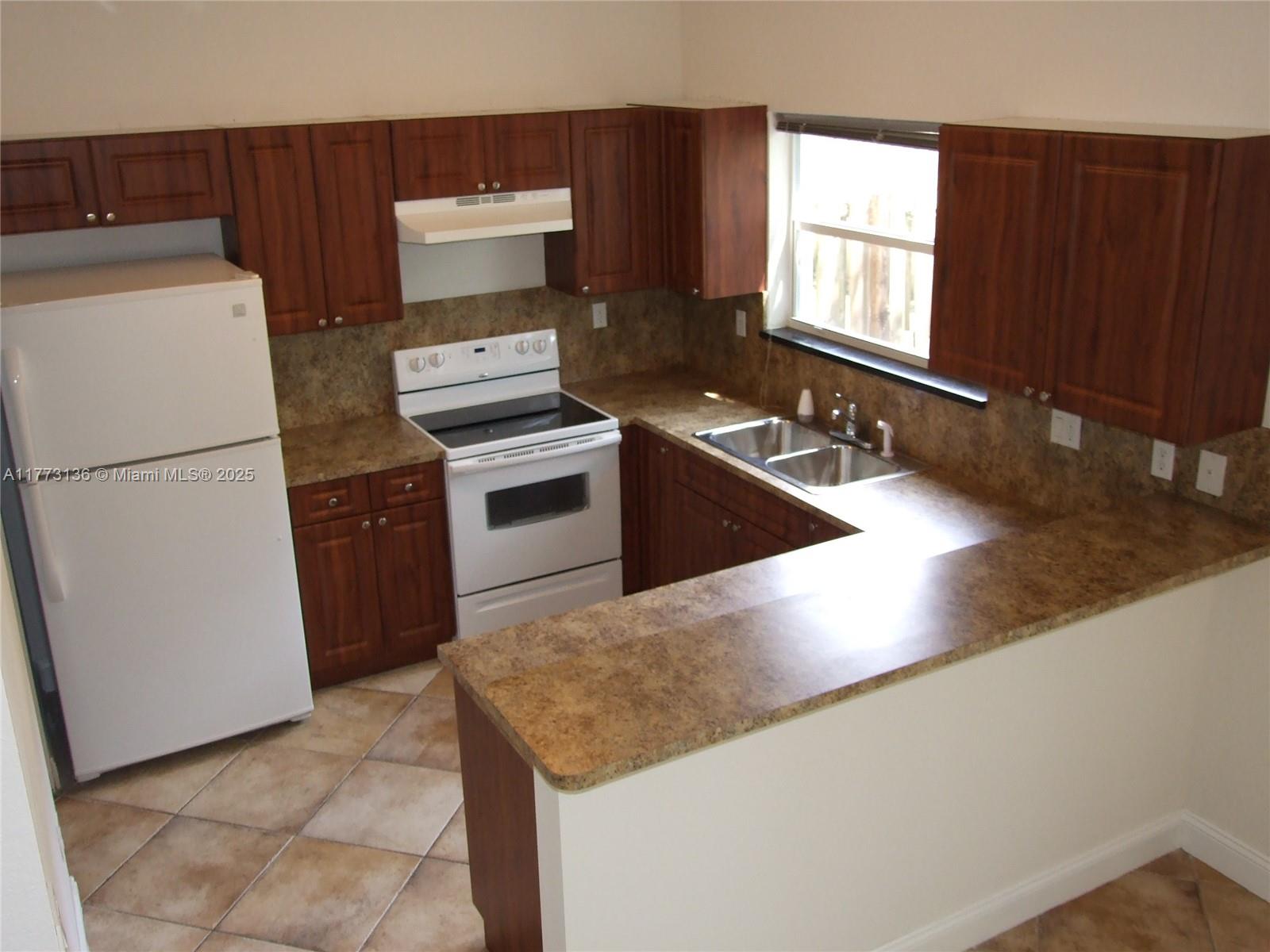 14082 Southwest 50th Court Miramar, FL 33027 - Photo 2 of 20