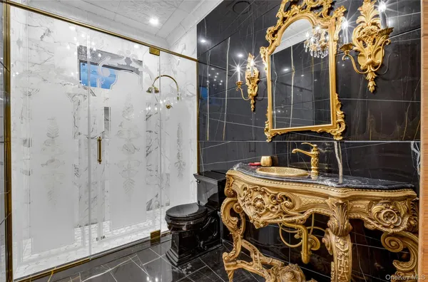 $4,990,000 | 17 North Drive | Whitestone