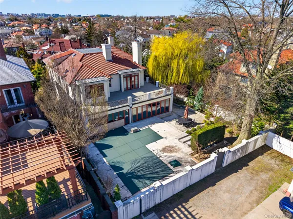 $4,990,000 | 17 North Drive | Whitestone