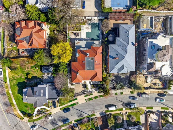 $4,990,000 | 17 North Drive | Whitestone