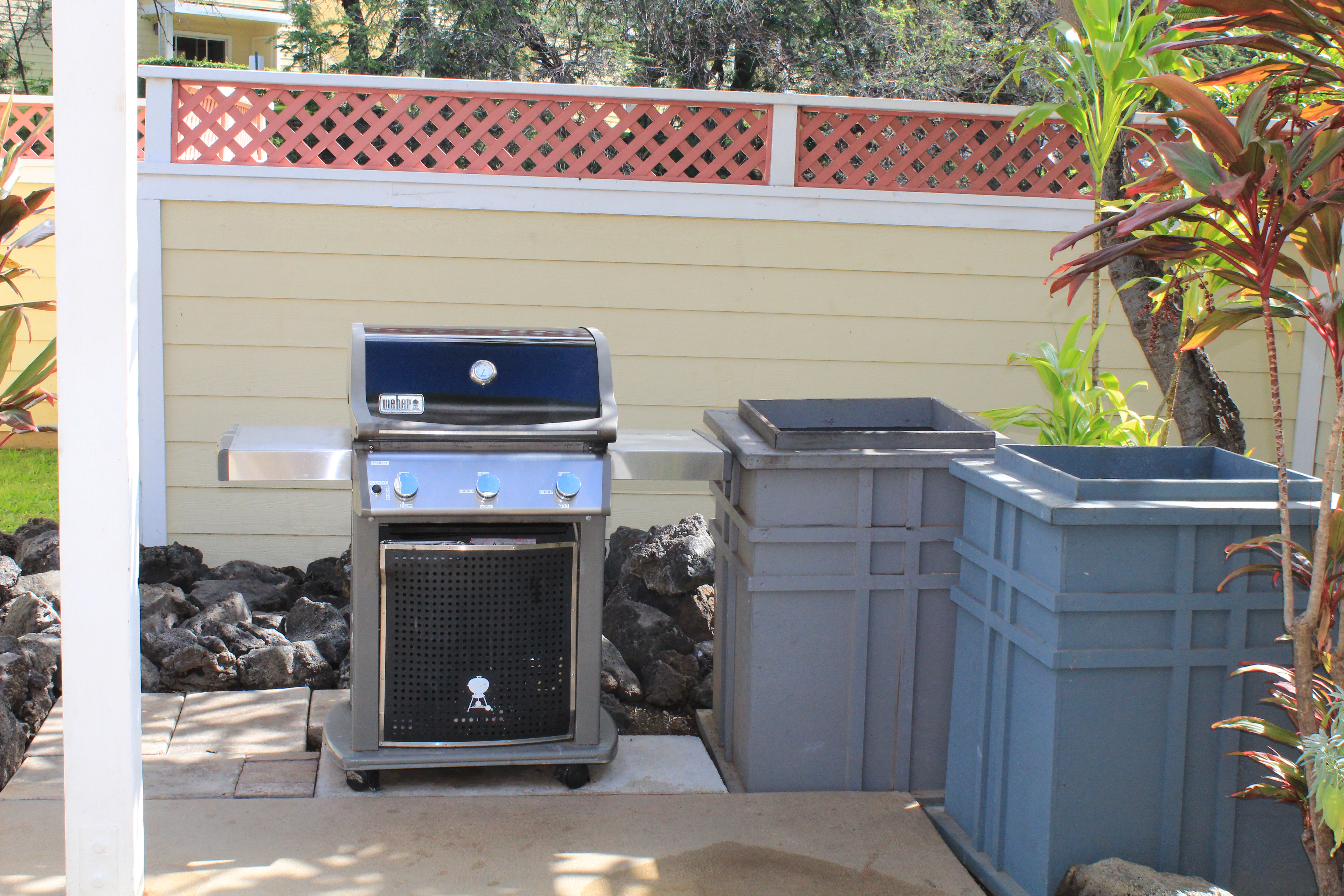 68-3831 Lua Kula Street, Unit L107 Waikoloa, HI 96738 - Photo 14 of 17 a building with a clock on it