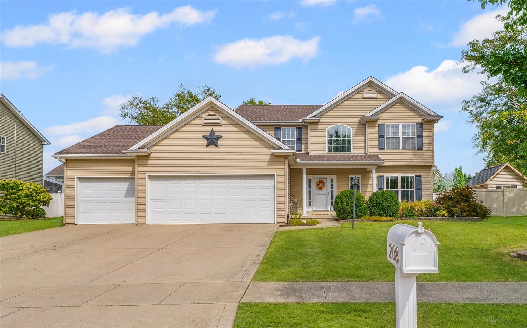 208 Sunflower Street Savoy, IL 61874 - Photo 1 of 46