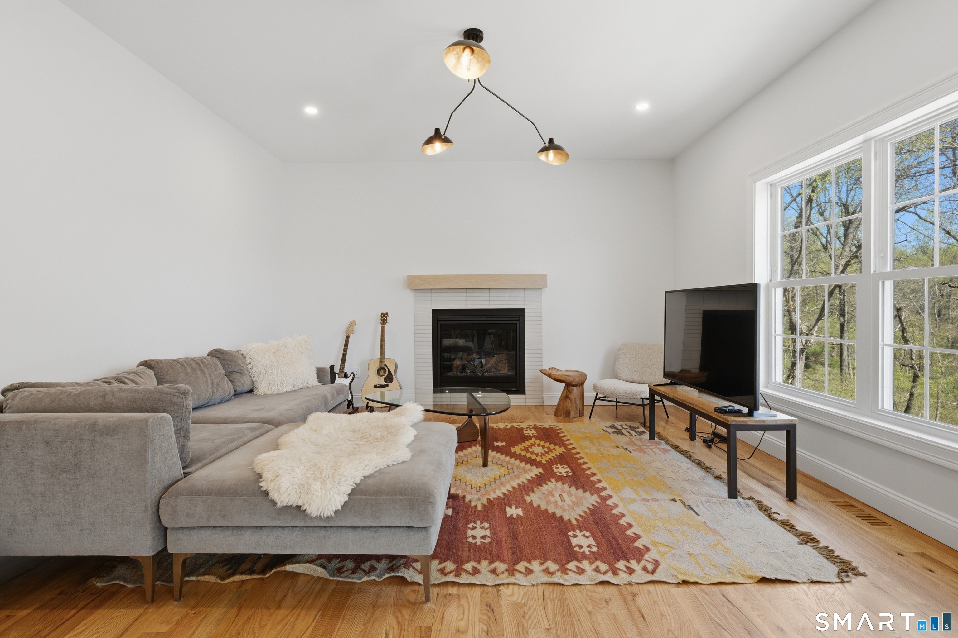 218 Quaker Farms Road Oxford, CT 06478 - Photo 5 of 37