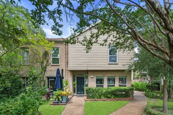 $235,000 | 2100 Tanglewilde Street, Unit 373, Houston, TX 77063