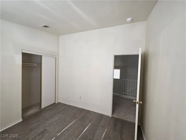 $1,600 | 5402 Night Swim Lane, Las Vegas, NV 89113