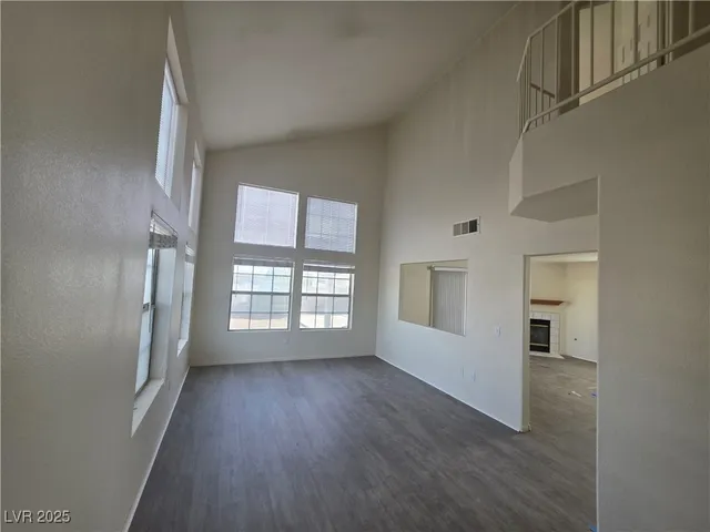 $1,600 | 5402 Night Swim Lane, Las Vegas, NV 89113