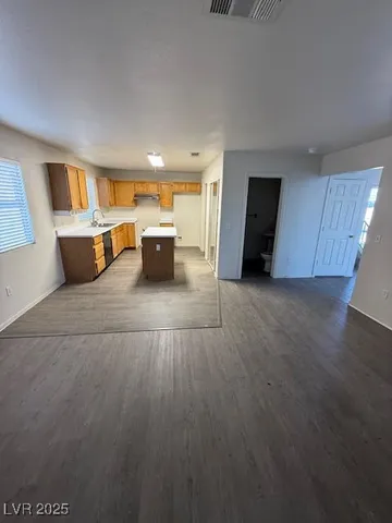 $1,600 | 5402 Night Swim Lane, Las Vegas, NV 89113