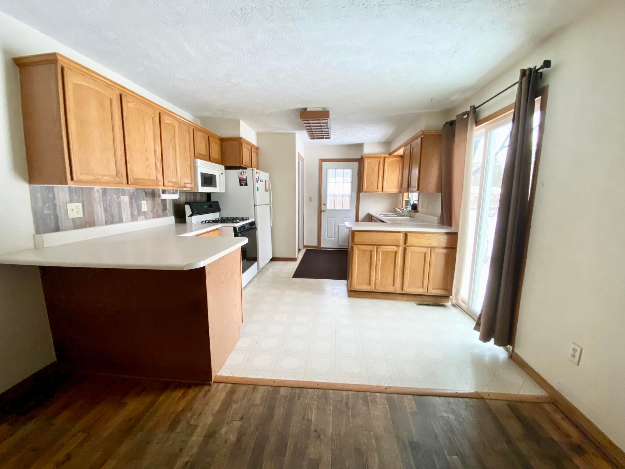 6347 Old Lake Road Grayling, MI 49738 - Photo 8 of 28 Gallery Image 8