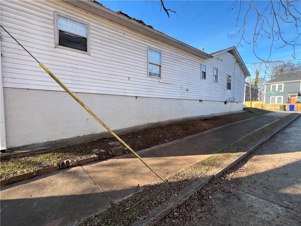 856 Beckwith Street Southwest Atlanta, GA 30314 - Photo 5 of 19 a backyard of a house