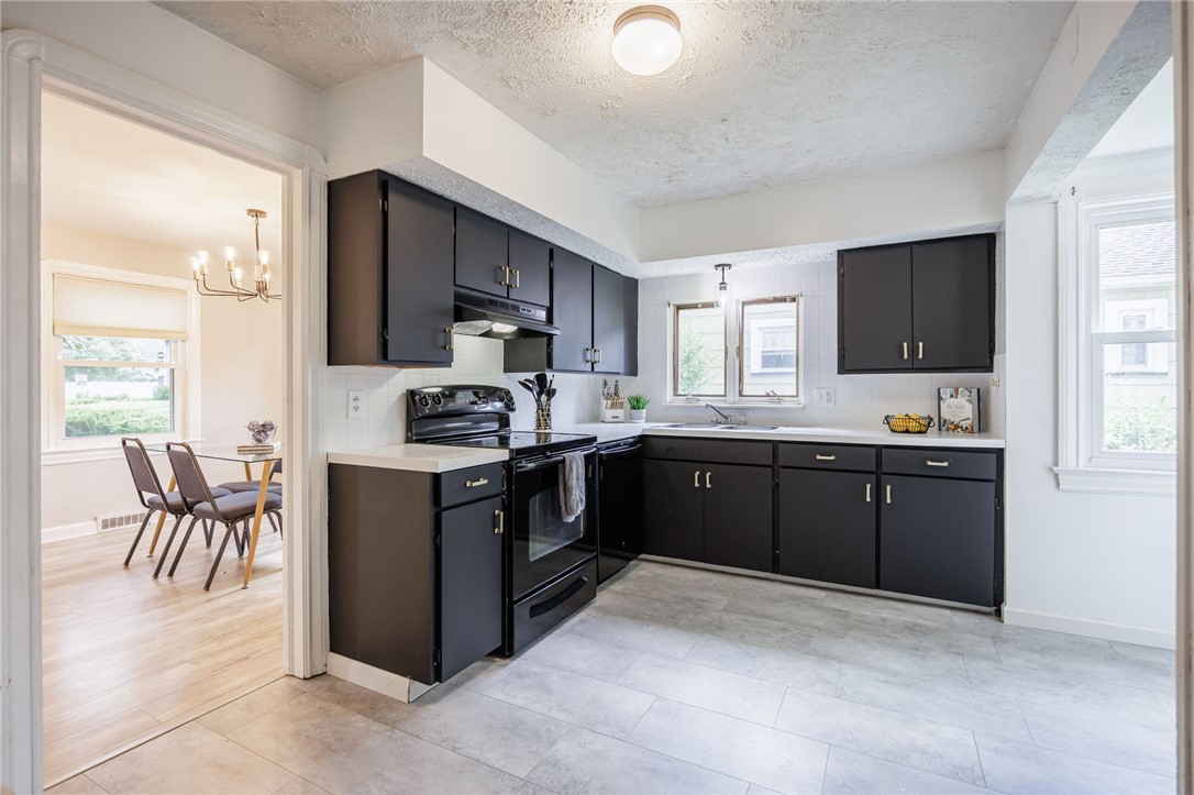 141 Cooper Road Irondequoit, NY 14617 - Photo 12 of 33