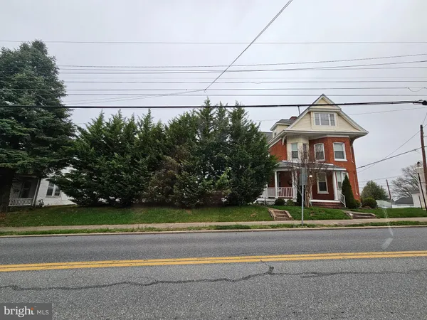 $429,900 | 140 North Grant Street, Waynesboro, PA 17268