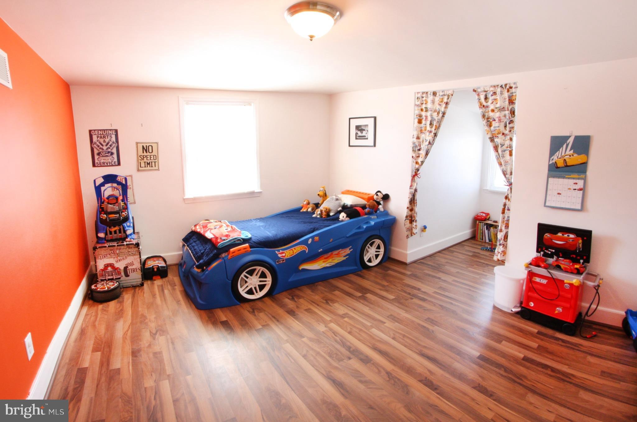 303 North Hammonds Ferry Road Linthicum Heights, MD 21090 - Photo 9 of 30 Bedroom