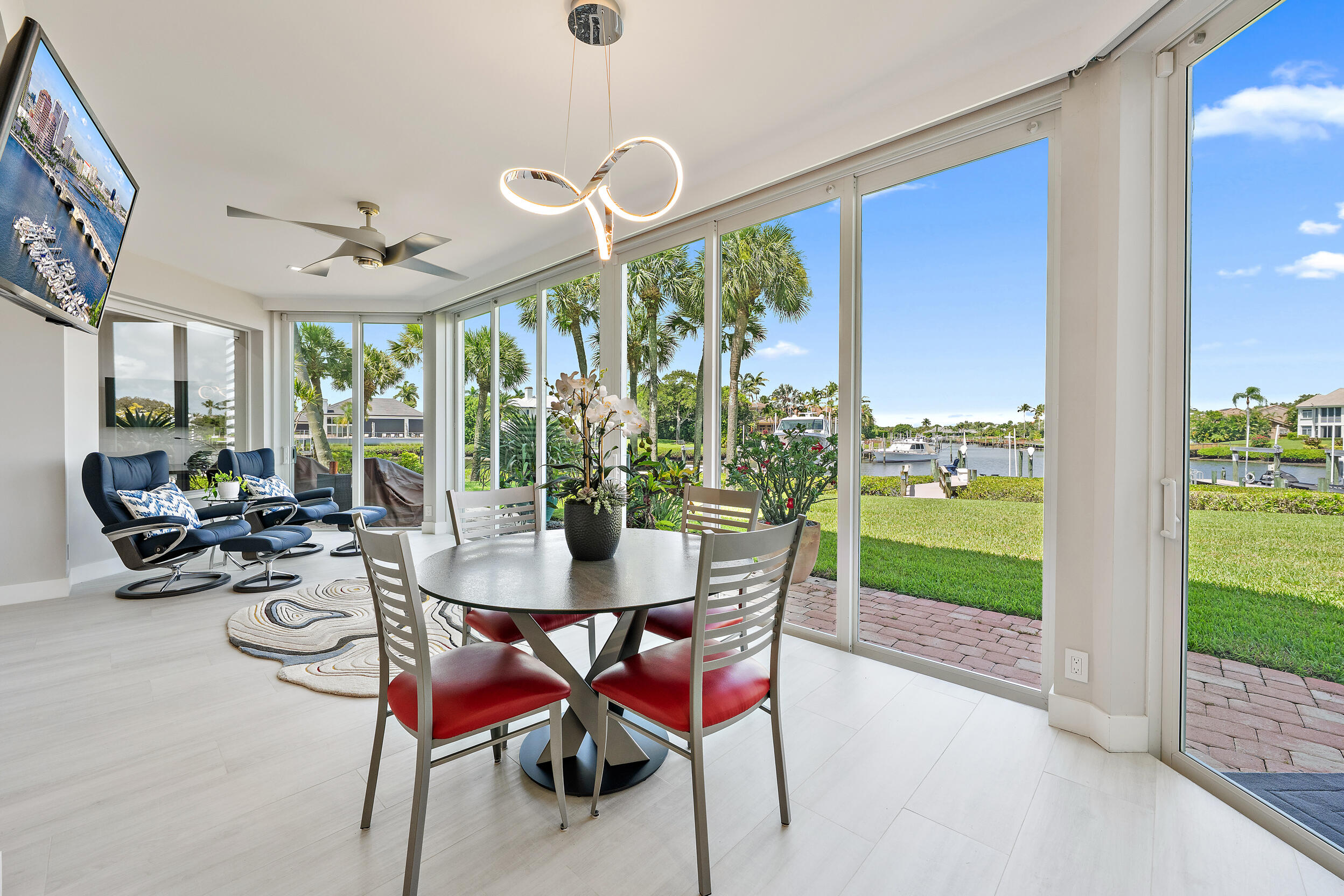 301 Captains Way Jupiter, FL 33477 - Photo 10 of 46 Dining / Sitting Area