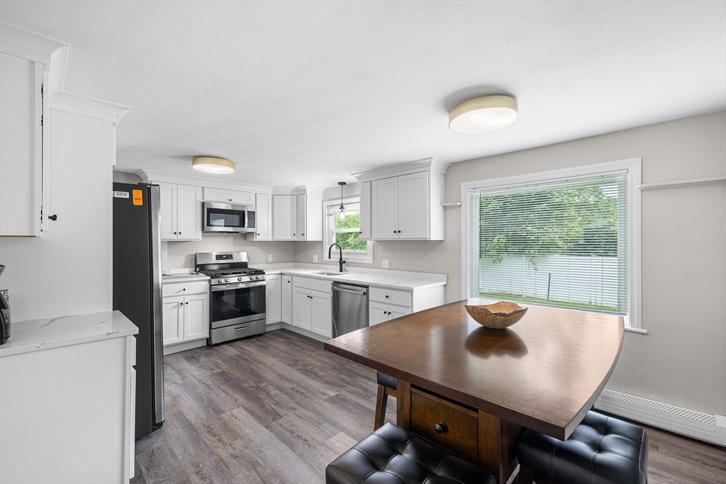 24 Pearl Lane Springfield, MA 01129 - Photo 3 of 41