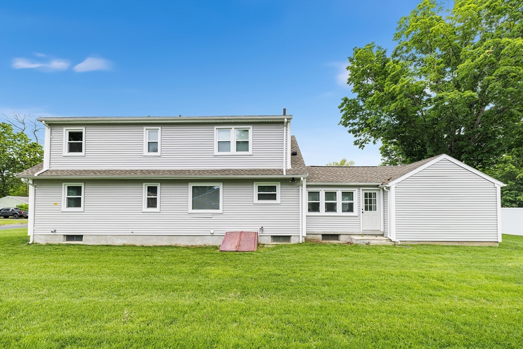 24 Pearl Lane Springfield, MA 01129 - Photo 38 of 41